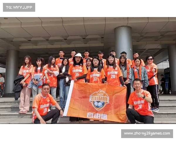 人气爆棚泰山B队征战中乙 赛后球员通道人潮涌动热情不减 人气爆棚泰山B队征战中乙 赛后球员通道人潮涌动热情不减